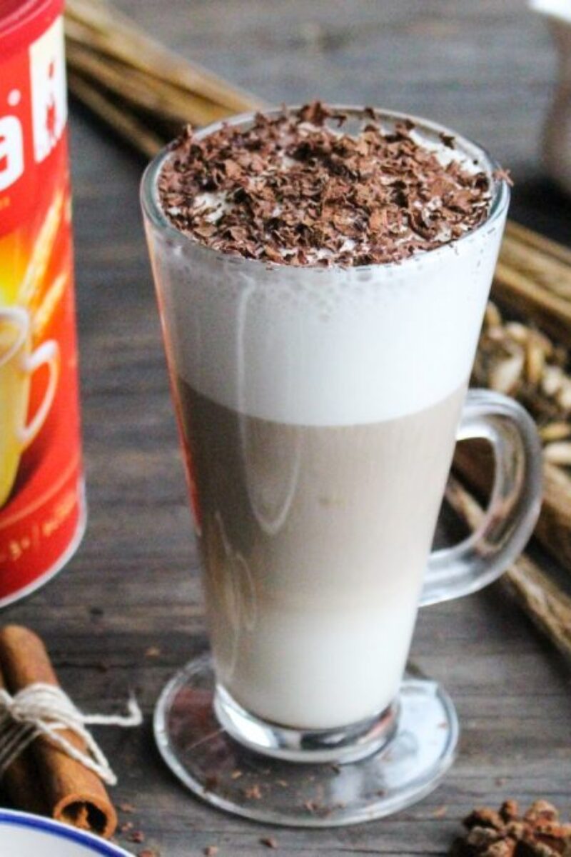 Cynamonowa latte. Kawa idealna na jesienne dni.