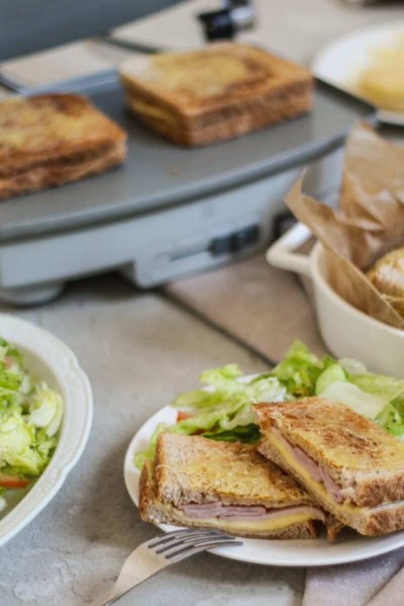 Chrupiący Pan czyli Croque Monsieur – najsłynniejsza francuska kanapka. Moja recenzja opiekacza Breville DuraCeramic VST071X