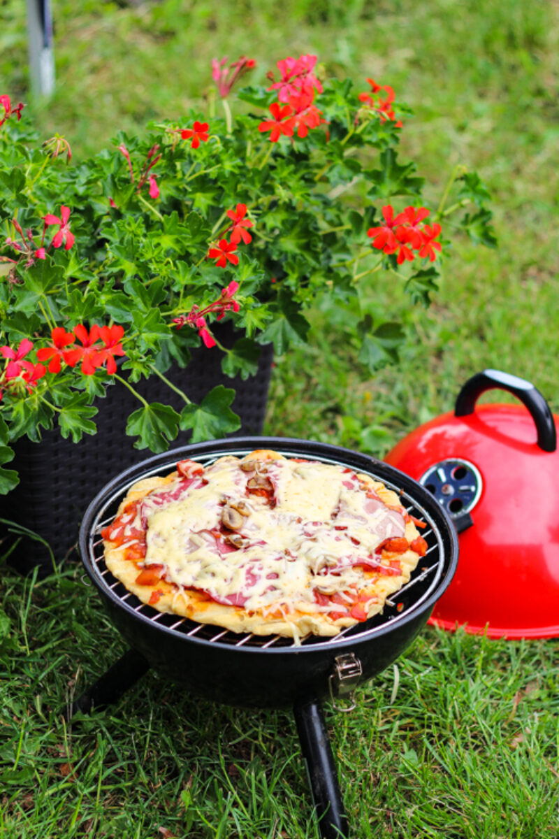 Pizza z grilla z sosem marinara